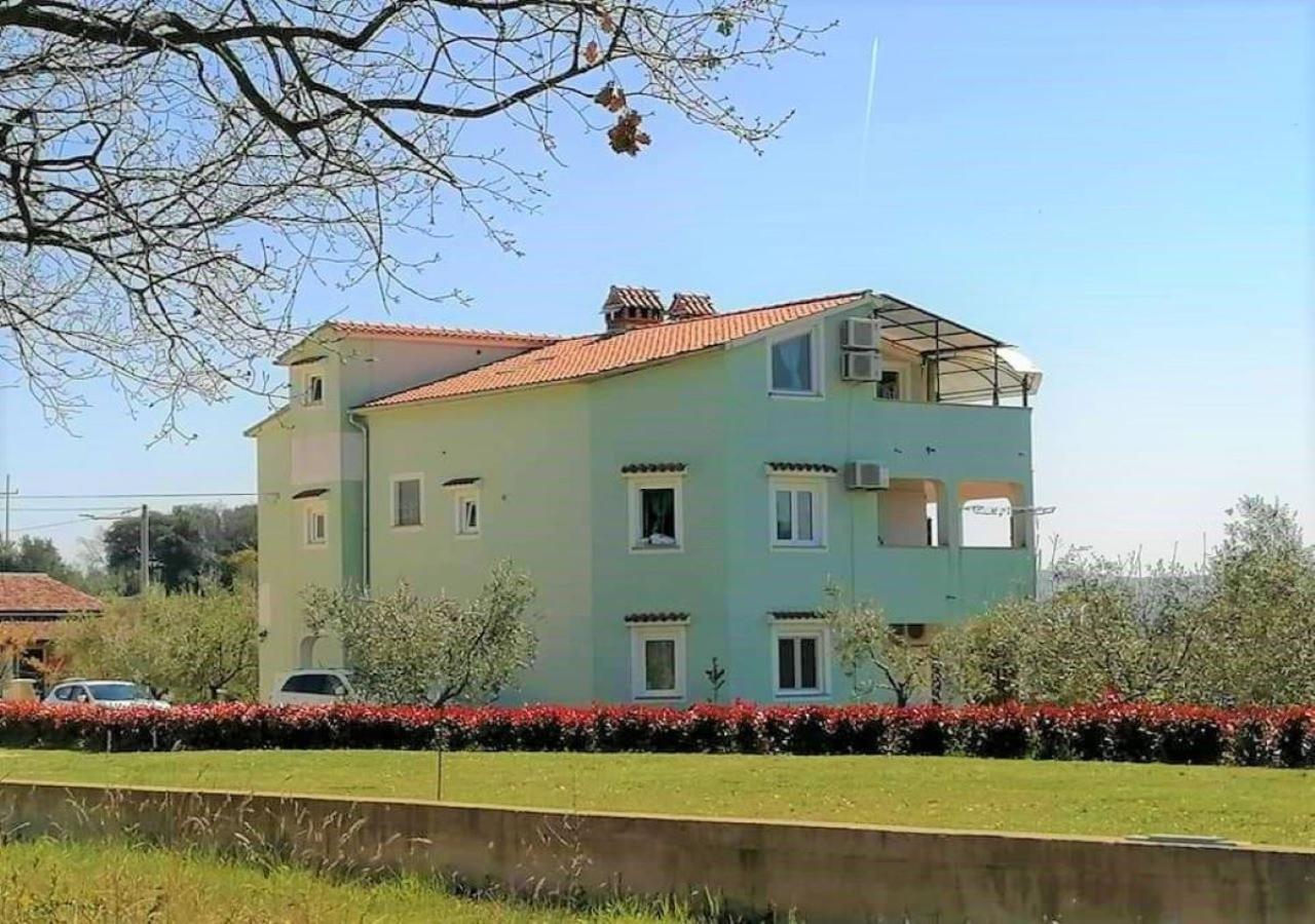 Apartmani Natasa Врсар Экстерьер фото